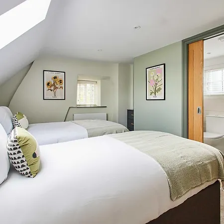 Host & - Damson * Thornton Dale