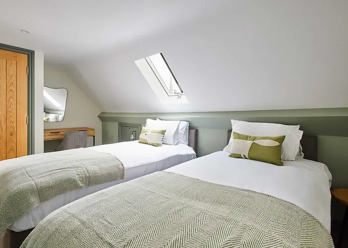 Host & - Damson Thornton Dale