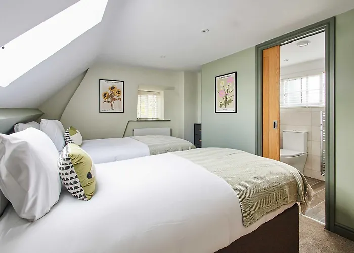 Host & - Damson * Thornton Dale