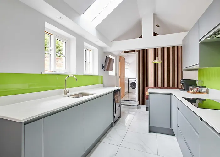 Host & - Damson * Thornton Dale